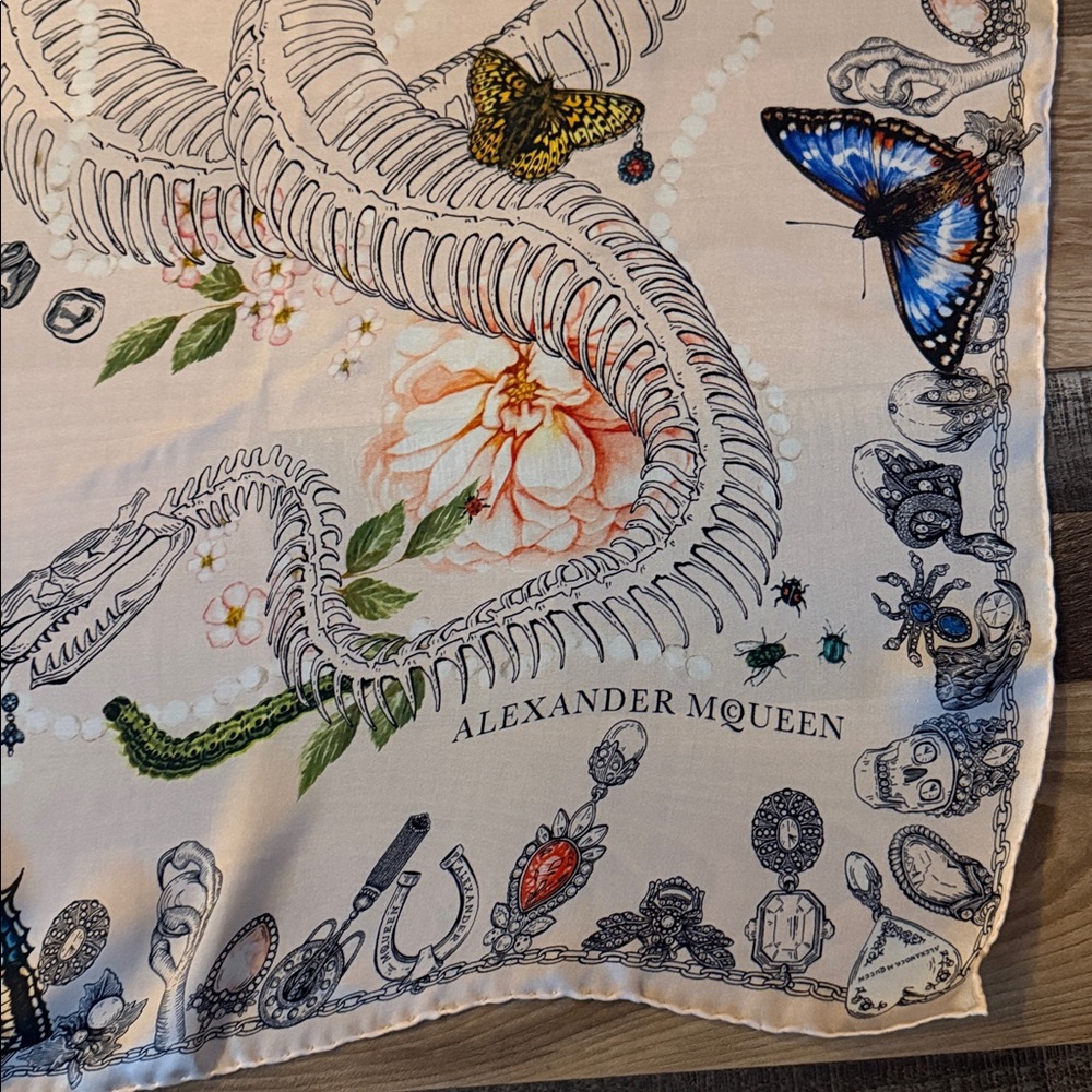 Alexander McQueen Pink Silk Scarf Large Skulls Teeth Birds Flowers Jewelry - Picture 2 of 8